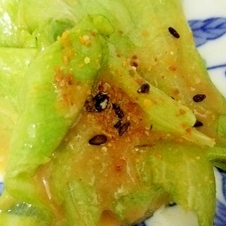 粉チーズとみそでレタス炒め